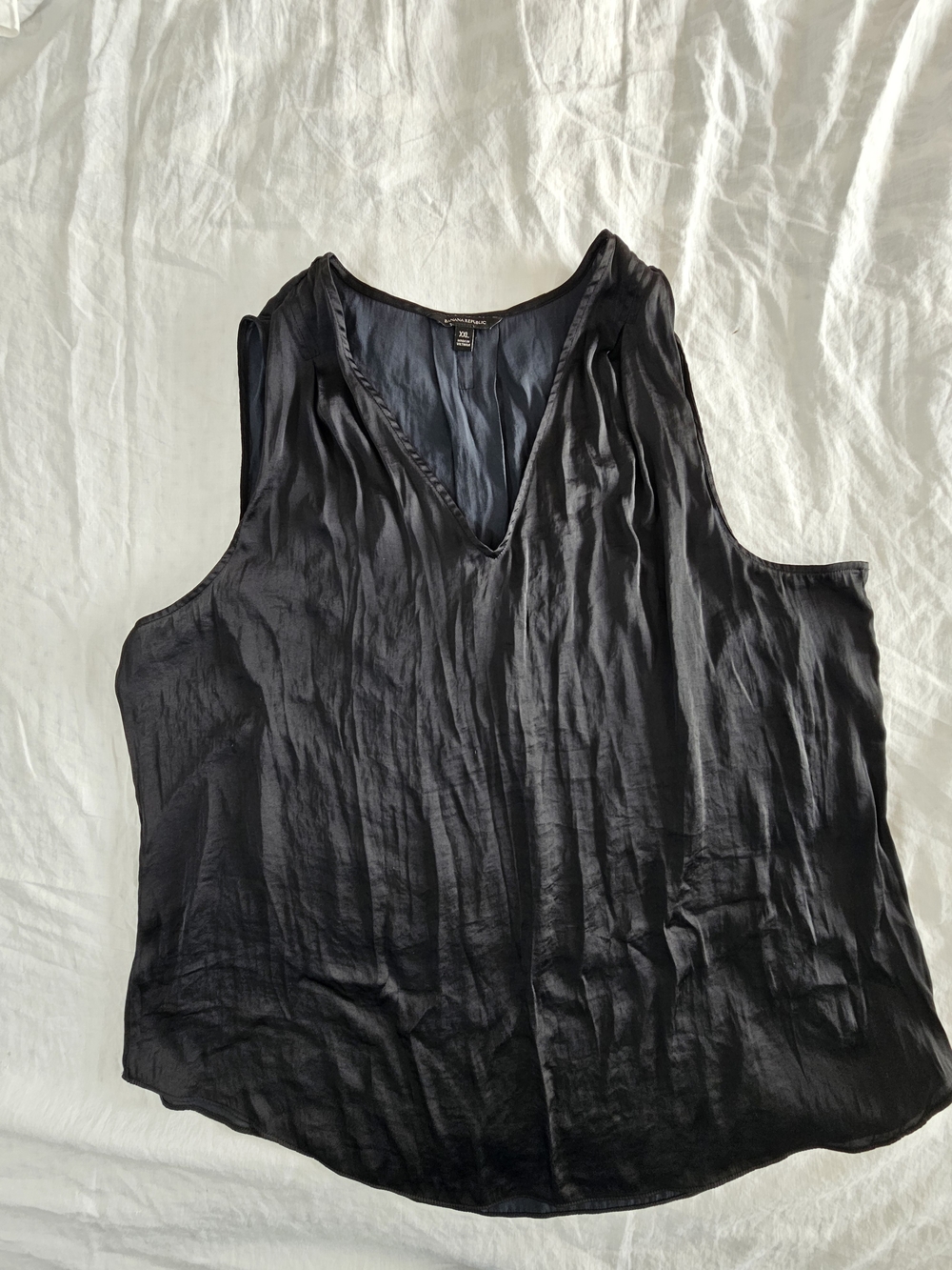 Banana Republic Black Satin V-Neck Sleeveless Tank Size XXL